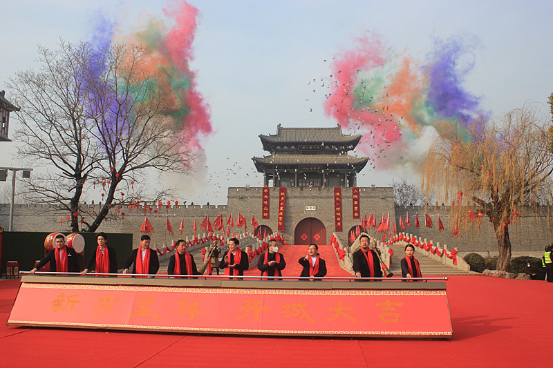 ���M��!�_���f�ų�Ԫ���e�С��_���T��ӭ�´������